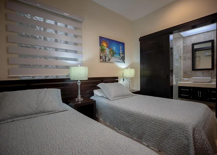 Oceanfront El Faro Surf 302 *